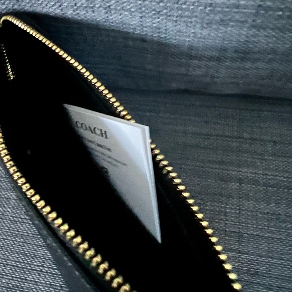 NWT COACH WRISTLET CLUTCH ZIPPED CARDHOLDER LEATHER - Picture 3 of 6